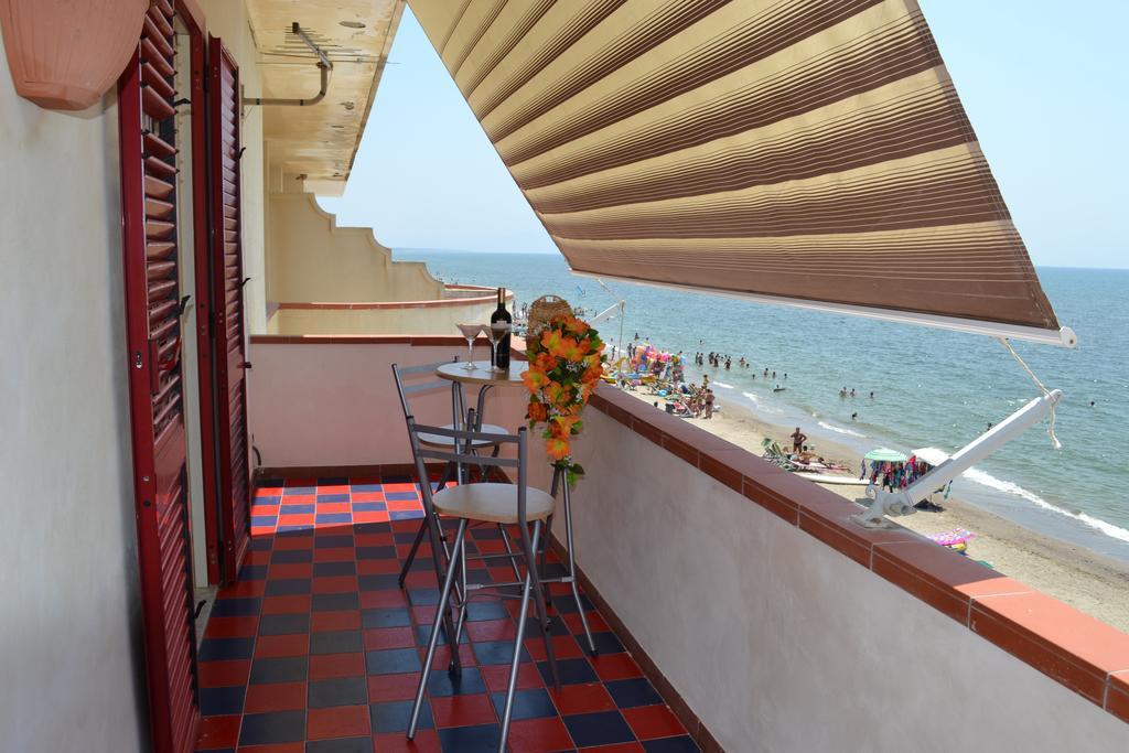Casa Vacanze Dei Navigatori On The Sea Pontecagnano Zewnętrze zdjęcie